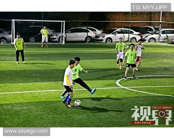 足球帝的传奇之路:从草根到巅峰的奋斗与荣耀 足球帝的传奇之路:从草根到巅峰的奋斗与荣耀